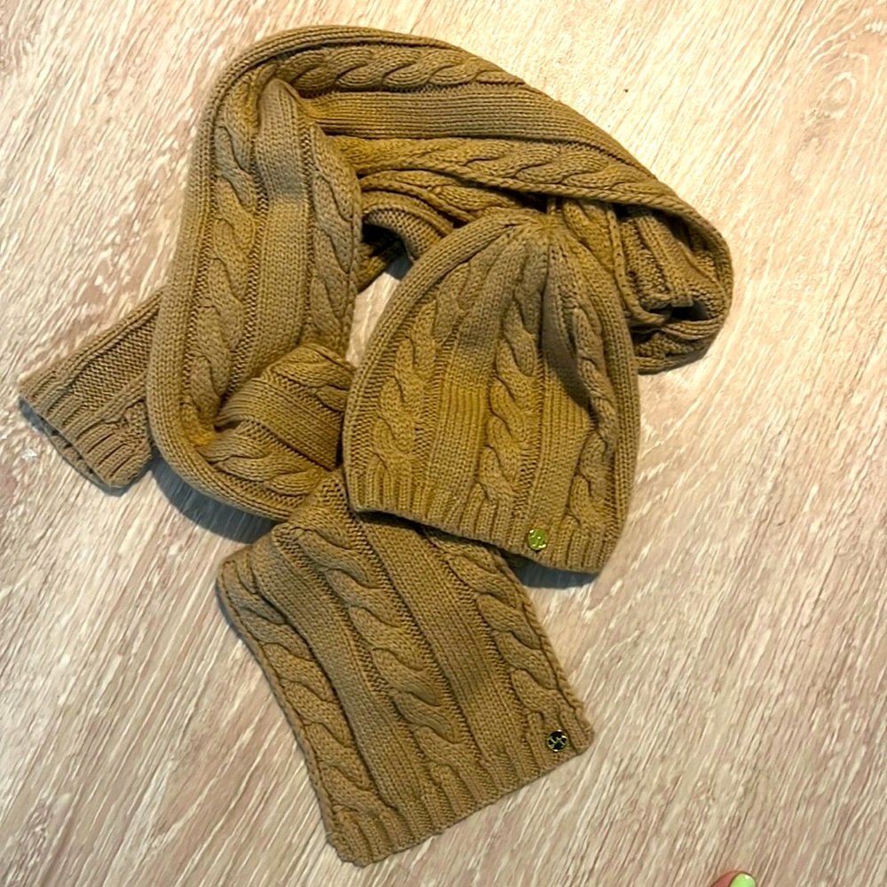 Scarves & Bonnet
